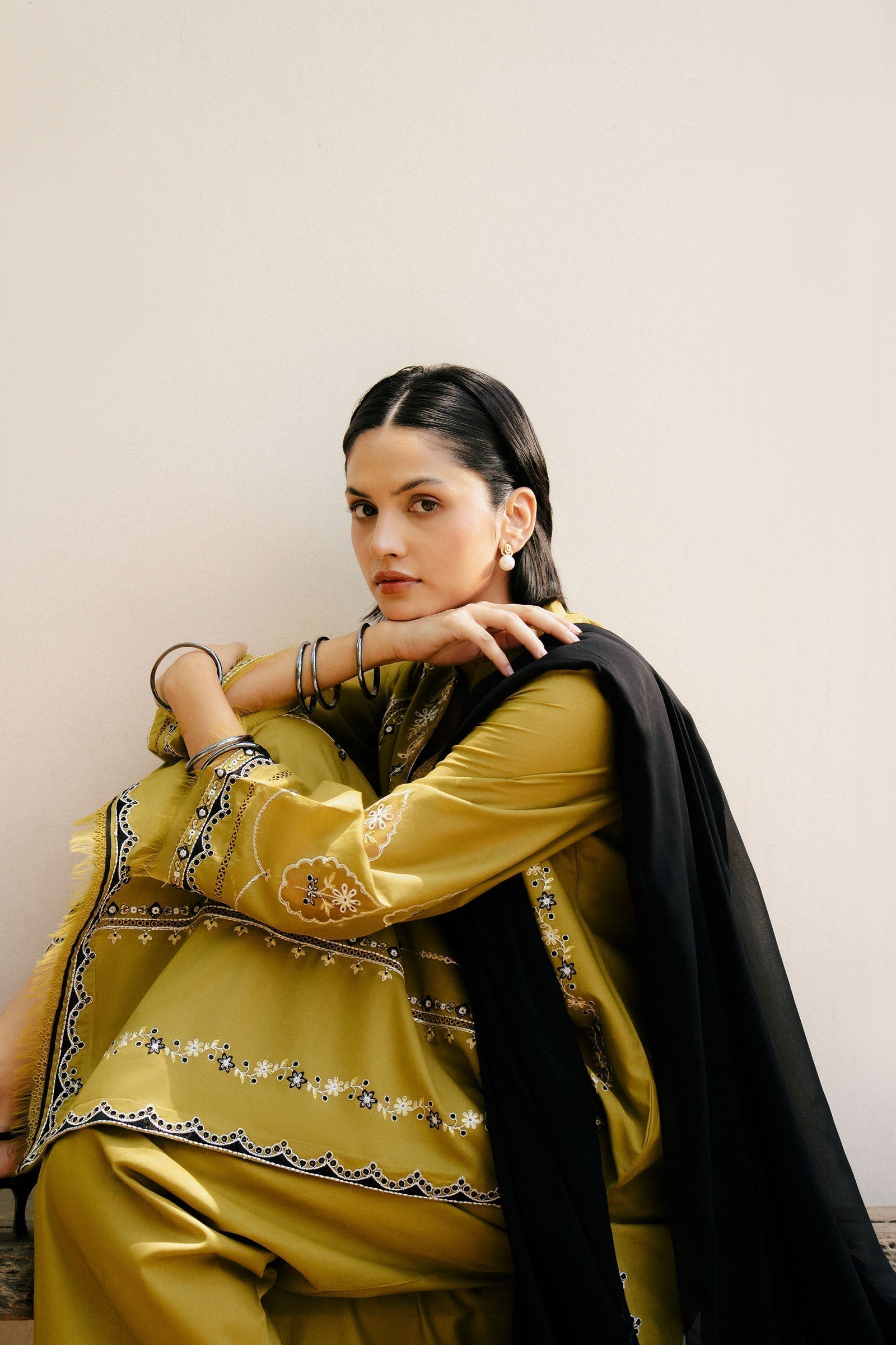 ZARA SHAHJAHAN-3PC DHANAK EMBROIDERED SHIRT WITH CHIFFON EMBROIDERED SHAWL & DHANAK TOUSER- 673